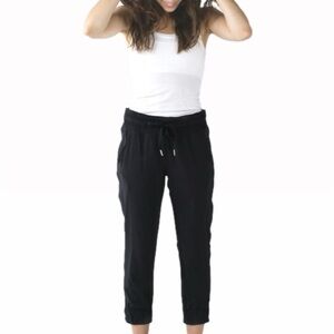 EUC! LULULEMON 🍋 Tearaway Pant Black Size 8